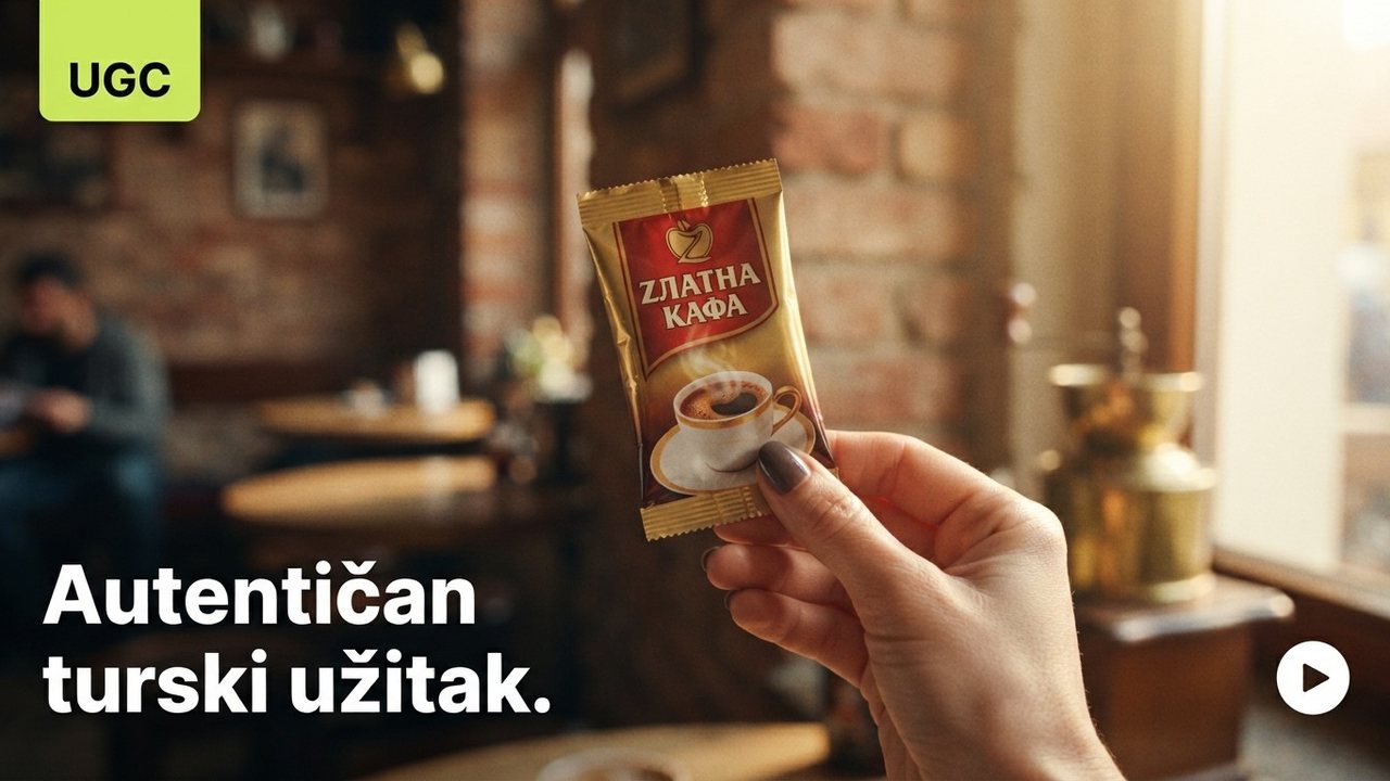 Ruka drži kesicu kafe u kafani: Autentičan turski užitak